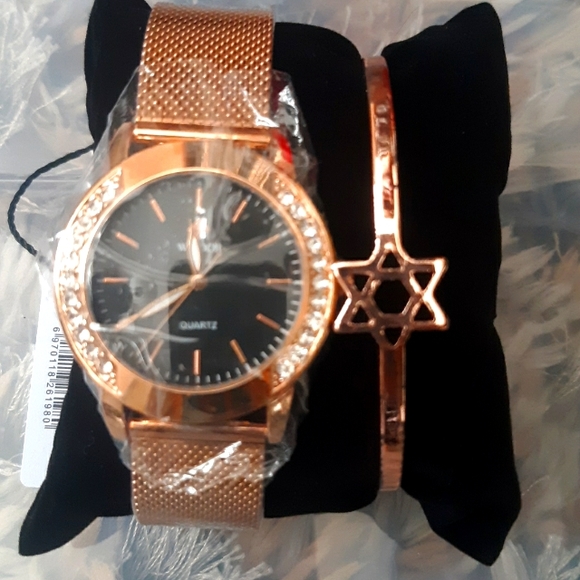 Watch/ Jewelries - Picture 1 of 2